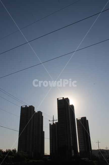 실루엣,silhouette,아파트,전봇대,전신주,하늘,푸른하늘,파란하늘,telephonepole,utilitypole,telegraphpole