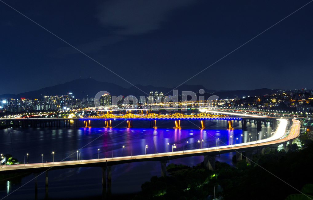 서울야경,야경,공원,park,경치,밤,풍경,nightscape,nightview,건물,landscape,빛,light,서울,한국도시,도시,한국도시경관,아파트,빌딩,building,한강,응봉산,동호대교,도로