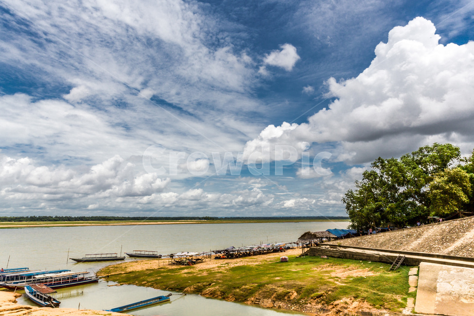 캄보디아,톤레삽호수,호수,하늘,구름,선박,배,유람선,관광지,감성,보트,교통,자연,풍경,자연,풍경,nature,landscape
