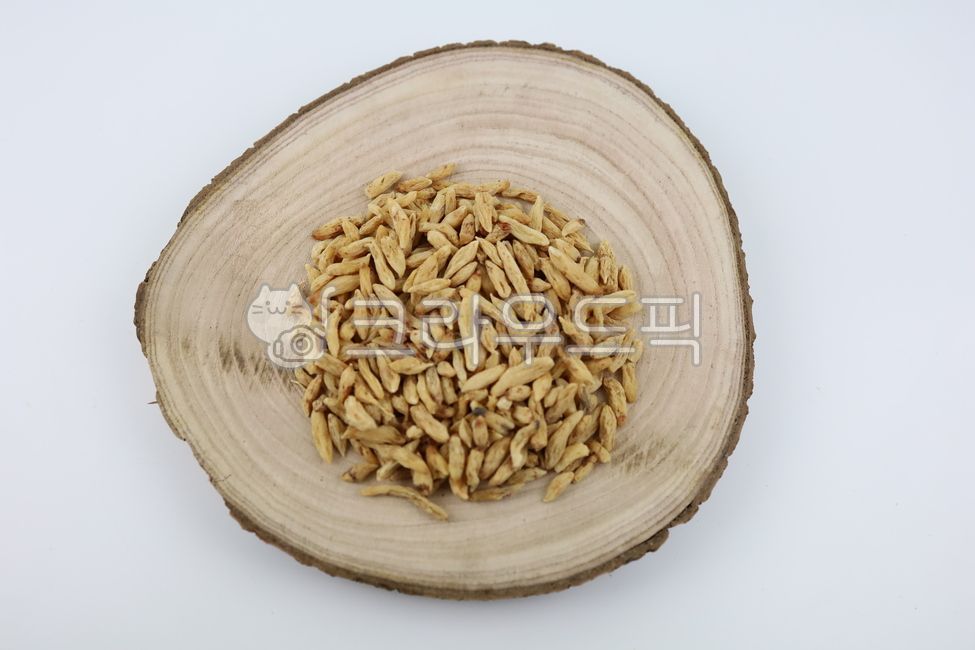 맥문동,건조맥문동,약재,약초,한약재,한방재료,한약재료