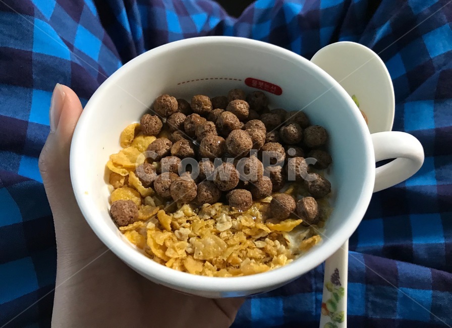 시리얼,우유,과자,breakfast,cereal,milk,아침식사,음식,식재료,요리,food,cook,meal,dishes,food reserves,아침식사,조식,브런치,breakfast,brunch