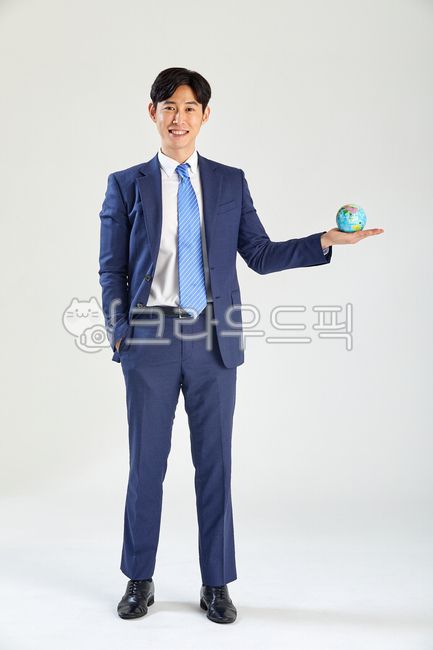 글로벌,정장,미소,지구본,글로벌사업,성공,도전,자신감,직장인,인물,업무,구직,취업,비지니스,남성,매니저,과장,대리,30대,20대,영업,경영자,경영,컨설팅,금융,한국인,동양인,아시아인,1명,회사,사무실,실내,멋진청년,꿈,관리직,일,흰색,누끼,앉은모습,청년,넥타이,1등,최고,글러벌,사업가,청년사업가,global,formal,smile,businessman,globe,globalbusiness,success,challenge,confidence,officeworker,job,business,male,deputy,30s,20s,sales,manager,consulting,finance,korean,asian,1person,office,wonderfulyoungmanagement,dream,white,management,사람,person,human,인간,standing,서있는,apparel,clothing,의류,의복,사람,인물,인간,human,person,남성,남자,man,male,비즈니스,사업,business,service,work