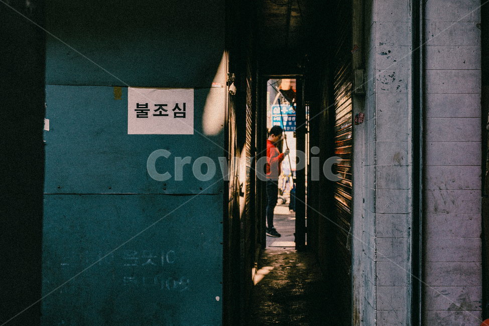골목,차가움,쓸쓸함,그림자,빛