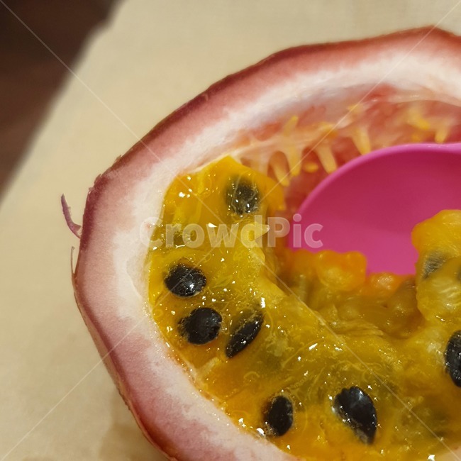 과일,패션후르츠,신선한,새콤달콤,먹는,음식,음식,식재료,요리,food,cook,meal,dishes,food reserves,디저트,간식,후식,dessert,snack