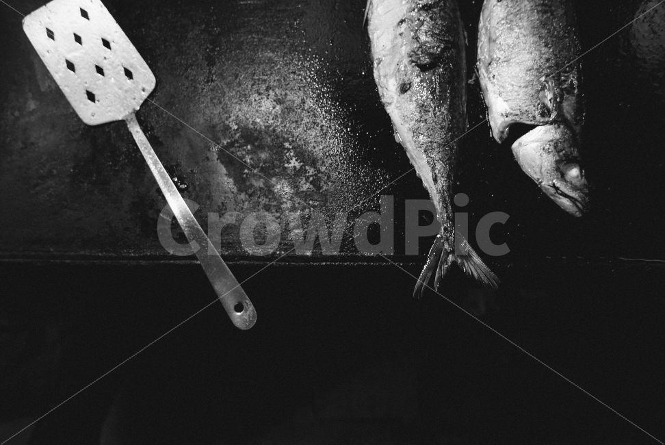 고등어,고갈비,생선구이,철판,흑백,스냅,일상,시선,음식,식재료,요리,food,cook,meal,dishes,food reserves,수산물,해산물,fishery products,seafood,흑백,모노톤,monochrome,black and white