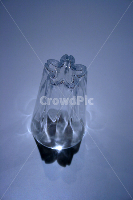 제품,컵,빛,조명,유리컵,사물,물건,오브젝트,thing,object,matter