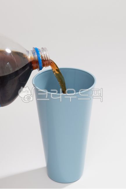 콜라,음료수,흰색배경,블루,파랑,컵,텀블러,카페인,시원한,탄산수,음료수,drink,beverage