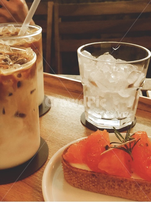 감성,커피,아이스라떼,자몽타르트,밀크티,디저트,간식,후식,dessert,snack,커피,카페,coffee,cafe