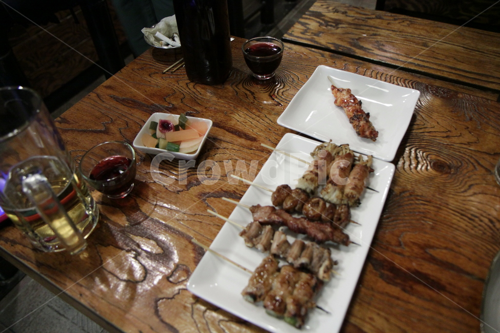 맥주,꼬치,베이컨말이,닭꼬치,숯불구이,음식,식재료,요리,food,cook,meal,dishes,food reserves,육류,고기,meat,디저트,간식,후식,dessert,snack,술,주류,alcohol
