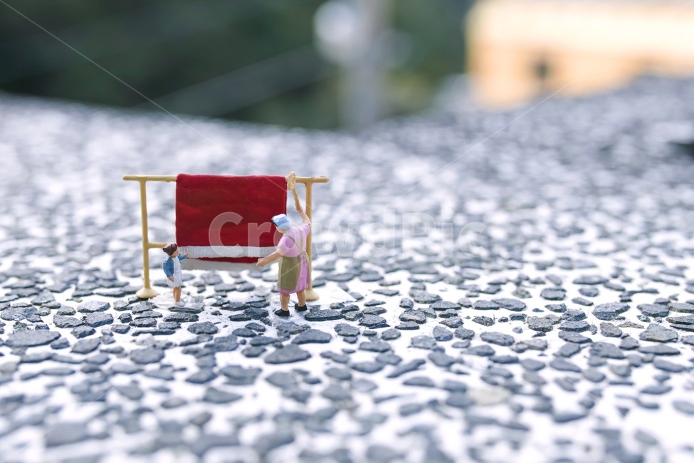 spring,bedding,cleanup,welcome spring,miniature,spring cleaning