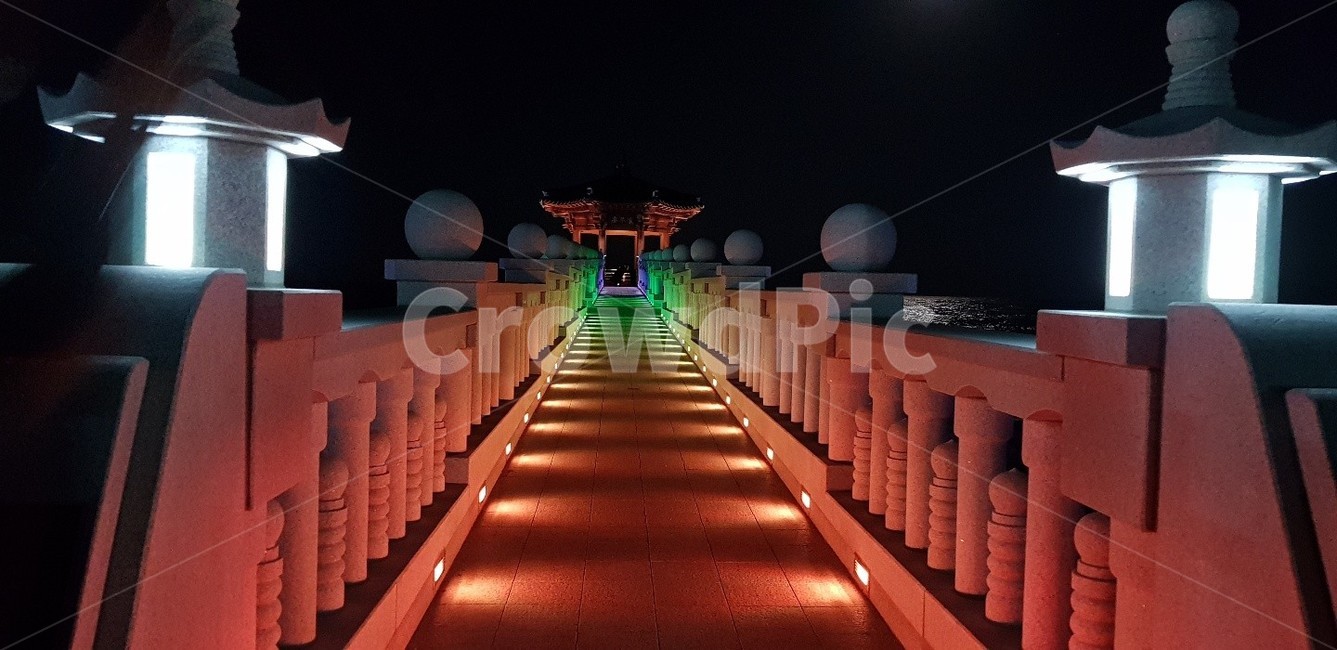 불빛,야경,다리,바다,팔각정,야경,밤,풍경,nightscape,night,landscape,handrail,난간,banister