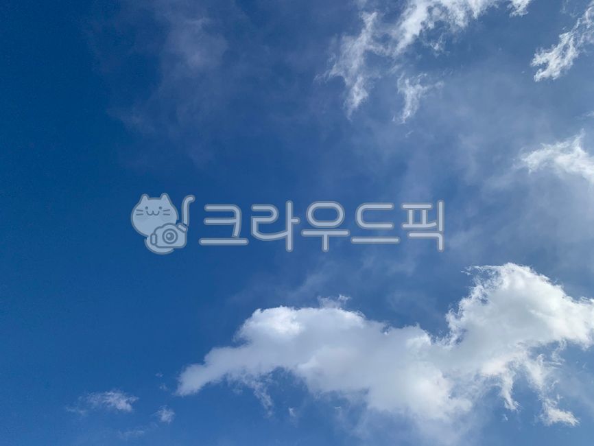 sky,cloud,blue sky,fluttering,azuresky,nature,clear sky,clear,clear clouds,azure sky