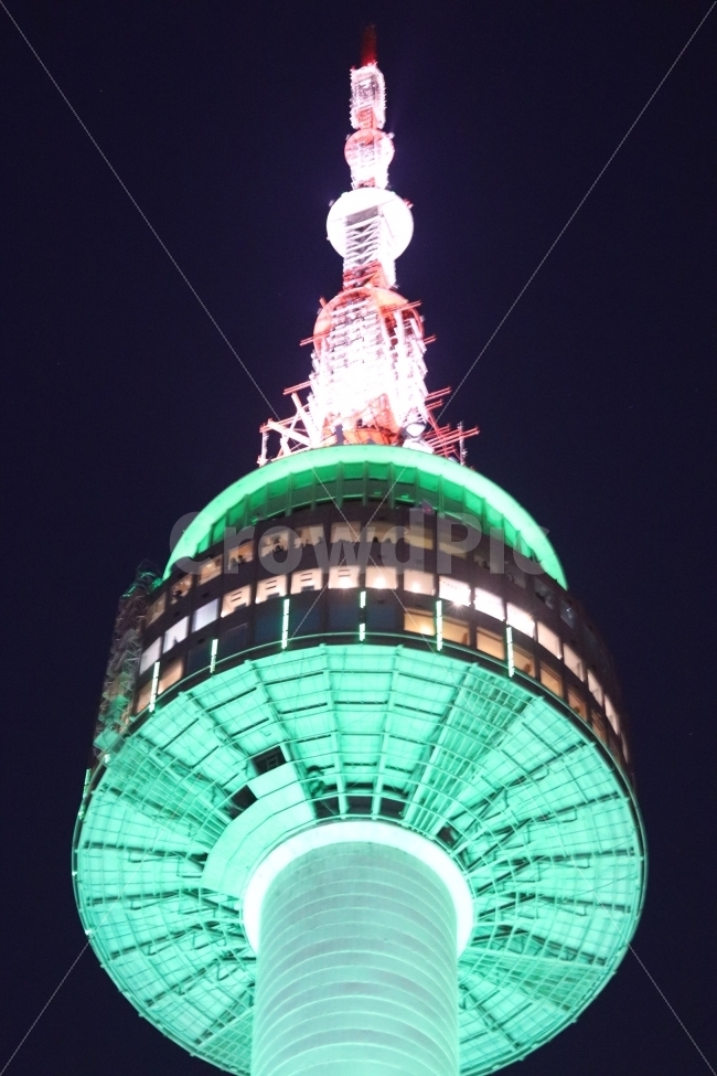 남산타워,남산,야경,밤,빛,야경,밤,풍경,nightscape,night,landscape,랜드마크,landmark,tourist attraction,한국랜드마크,한국관광지,한국명소,korea landmark,korea tourist attraction,건축물,건물외관,exterior,building,structure,architecture,construction,tower,탑,건물,spire,첨탑,steeple,뾰족한 탑