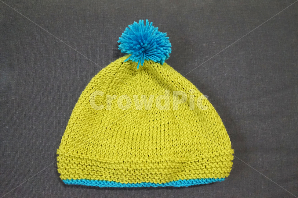 털,모자,폼폼,아기모자,뜨개질,clothing,의류,apparel,의복