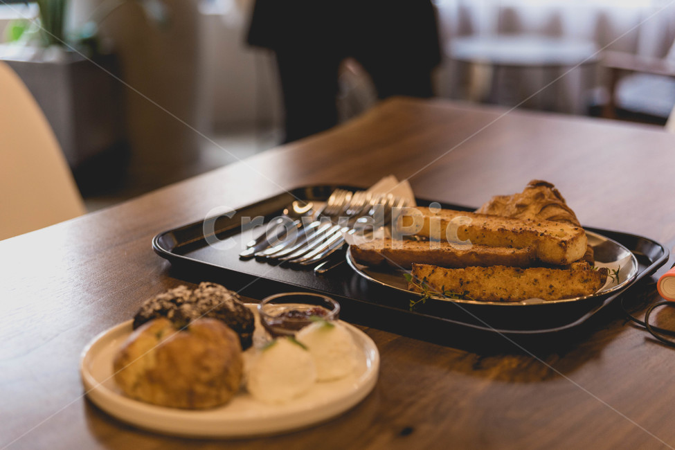 cafe,카페,음식,빵,브런치,bread,음식,식재료,요리,food,cook,meal,dishes,food reserves,빵,bread,디저트,간식,후식,dessert,snack,감성,sensible,feeling