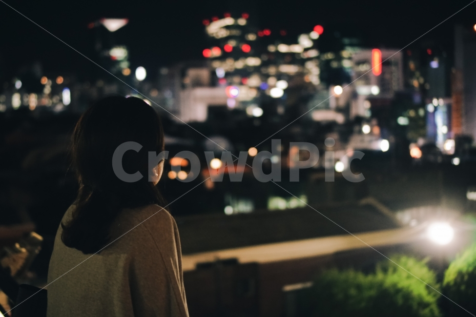 뒷모습,그리움,쓸쓸함,도시,야경,불빛,어두운밤,홍글,도시,풍경,city,landscape,야경,밤,nightscape,night,사람,인물,인간,human,person,여성,여자,woman,female,lady,감정표현,기분,feeling,emotion,고독함,외로움,쓸쓸함,우울함,슬픔,lonely,solitary,감성,sensible,night life,나이트 라이프
