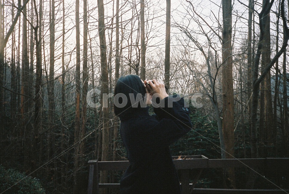 촬영,카메라,사진찍는모습,쓸쓸함,차가움,사진찍는여자,겨울,winter,사진,쓸쓸한분위기,사진찍는사람,필름카메라,인물,사람,여성,여자,female,she,human,person,감성,여성,여자,woman,female,lady,사진작가,포토그래퍼,photographer