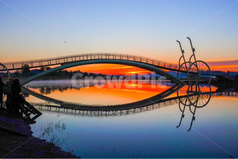 건축물,다리,bridge,반영,일출,자전거,미생의다리