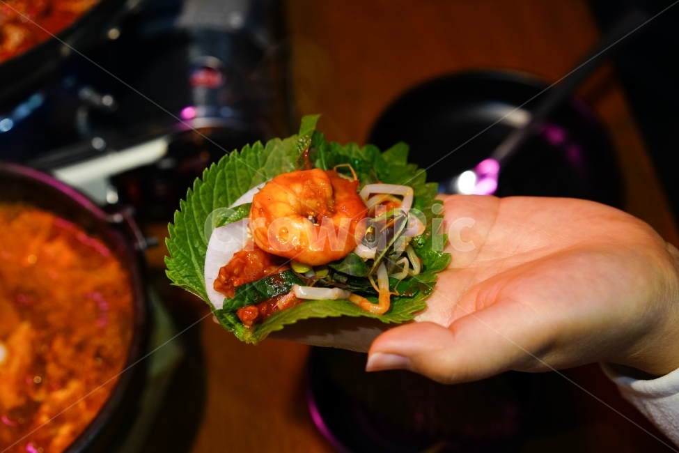 새우,닭발,양념,매콤,한식,음식,먹방,푸드,안주,안줏거리,술자리,술안주,소주안주,식감,쉬림프,퓨전,메뉴,맛집,쌈,깻잎,음식,식재료,요리,food,cook,meal,dishes,food reserves