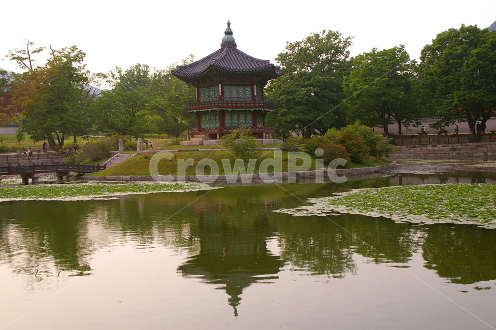경복궁,고궁,오래된,야외,풍경,architecture,건축물,building,건물,연못,그림자,반사,한국전통,한국적인,한국,랜드마크