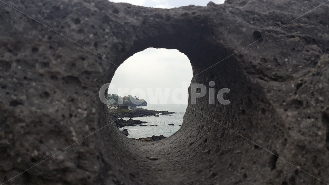 hole,자연,돌담,해변,바다,현무암,제주도