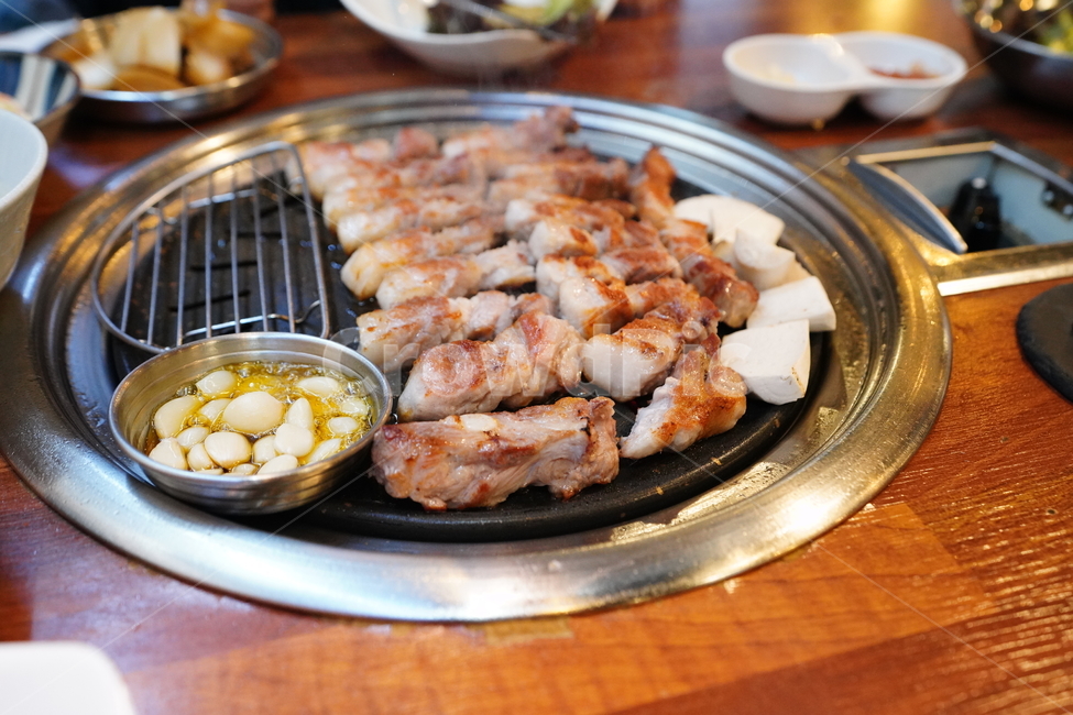 고기,돼지,육류,육식,안주,음식,불판,삼겹살,구이,한식,먹방,먹거리,푸드,식사,음식,식재료,요리,food,cook,meal,dishes,food reserves,육류,고기,meat