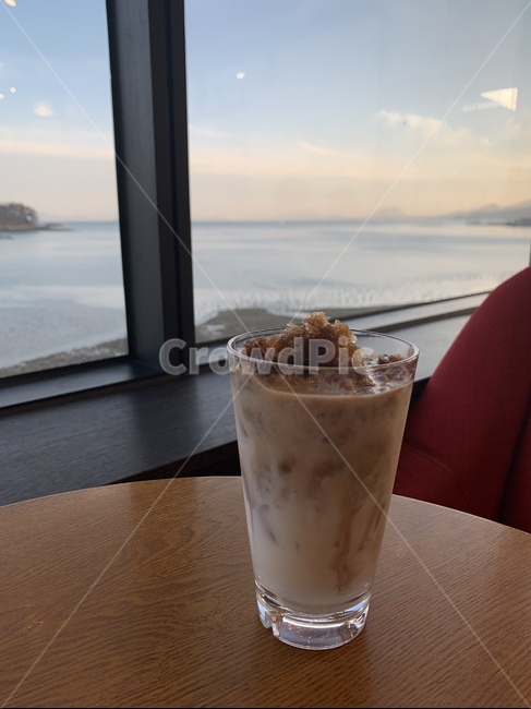 커피,바다,예쁜카페,노을,연유커피,시원함