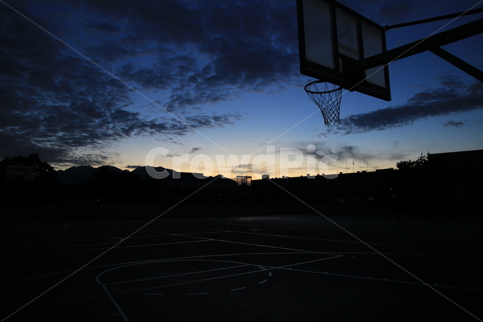 basketball court,school,Drop off from school,basketball hoop