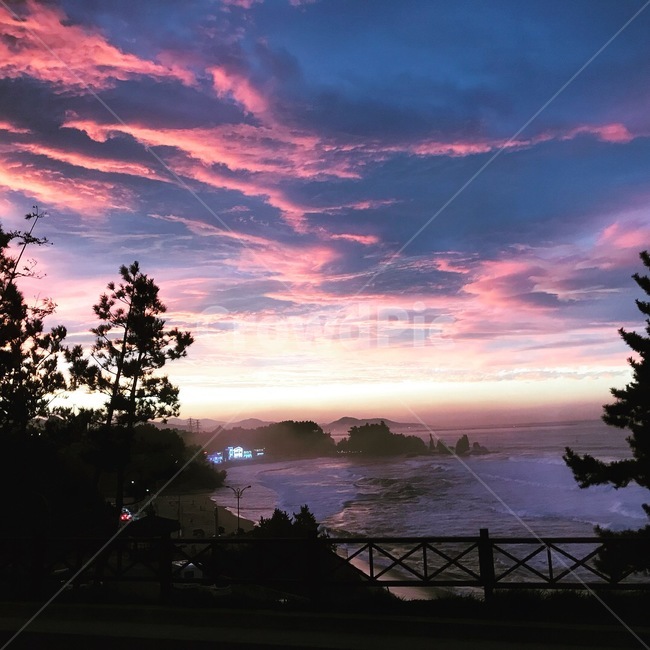 저녁,바다,석양,해,일몰,해무,자연,풍경,nature,landscape,outdoors,옥외,dusk,황혼,sunset,sky,하늘,dawn,새벽,red sky,붉은 하늘
