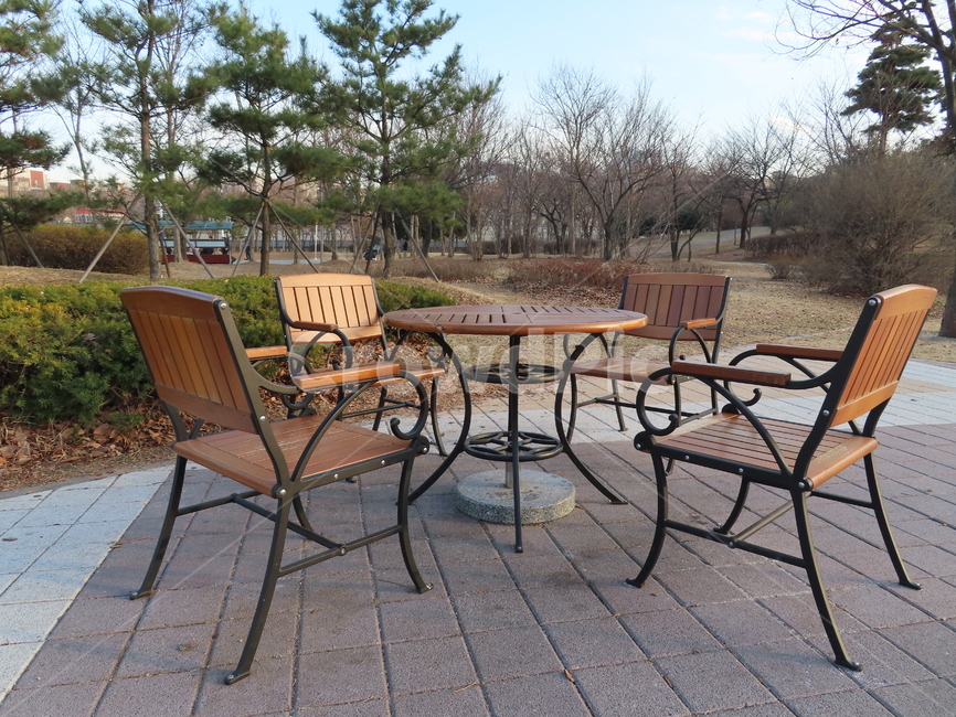 사람없음,벤치,4인용,그룹,회의,가을,사계절,모임,장소,공원,아름다움,의자,앉다,공간,나무의자,야외,bench,fourpeople,group,autumn,fourseasons,meeting,place,park,beauty,chair,sit,space,사물,물건,오브젝트,thing,object,matter