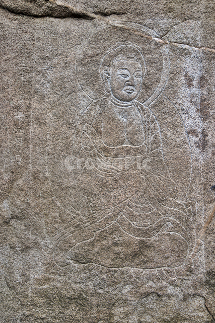 마애미륵불좌상,봉천동,마애불,1630년,조선시대,관악산,양각,미륵존불,박산회,연꽃대좌,불상조각,바위,문화유산,조각상,동상,석상,조형물,statue,bronze statue,stone statue,종교,신앙,religion,belief,faith