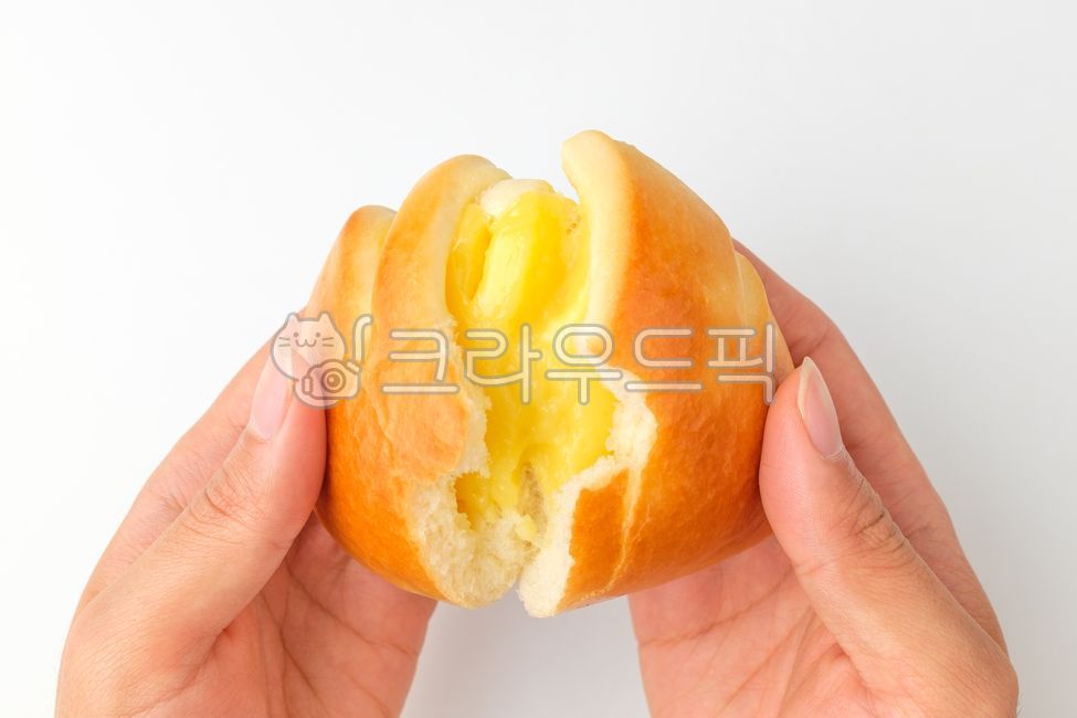 close up,bread,ingredient,snack,Cream puff bread,cream,food,meal,puff,dessert,grocery,Food Ingredients,ingredients,custard,bread snacks,sweet,soft