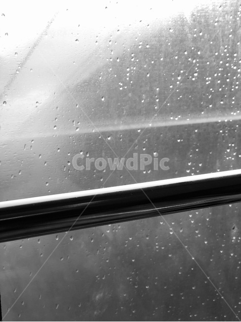 흑백,케이블카,물방울,창문,산,비,비오는날,rain,rainy,흑백,모노톤,monochrome,black and white