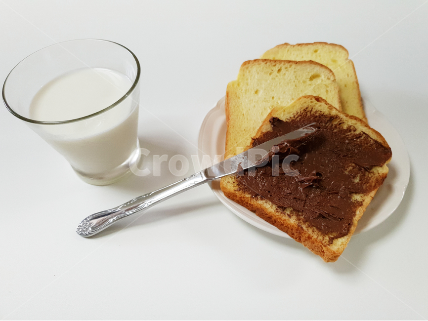 토스트,우유,초코,초코시럽,빵,초코크림,크림,아침식사,간편식,식사,접시,다이어트,샌드위치,컵,음식,식재료,요리,food,cook,meal,dishes,food reserves,아침식사,조식,브런치,breakfast,brunch,연출,컨셉,콘셉,direction,concept