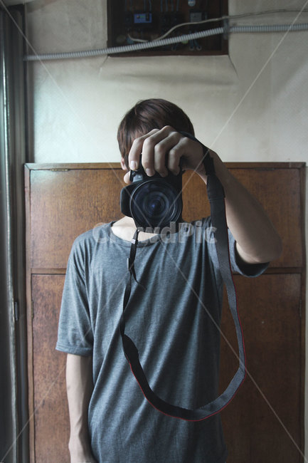 dslr,신발장,폐가,티셔츠,남자,디에스엘알,렌즈,카메라,셀카