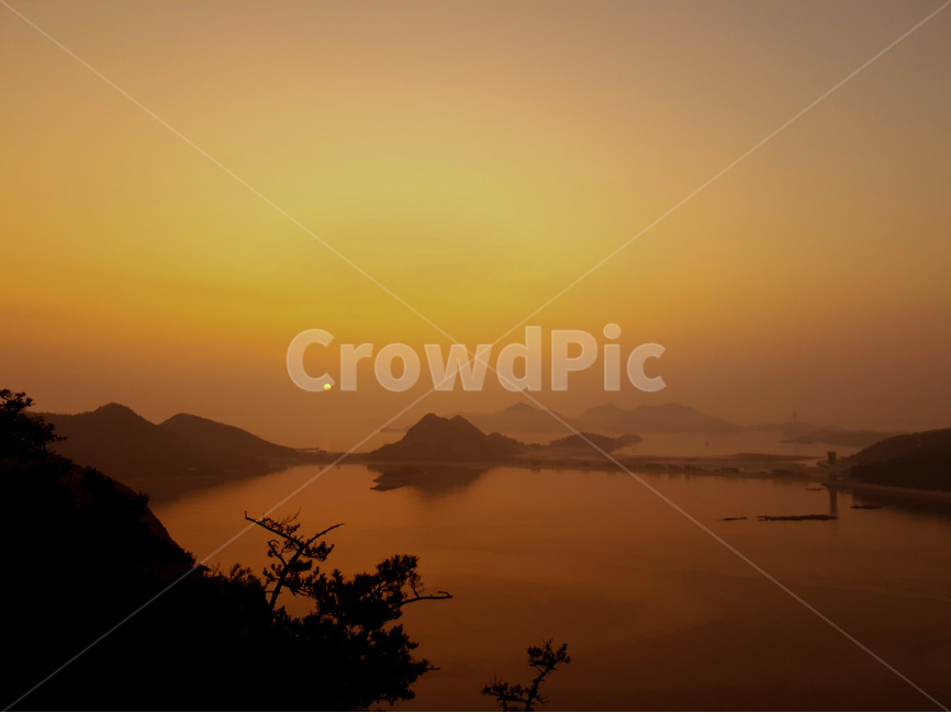 일출,장자도,섬,해,풍경,바다,자연,풍경,nature,landscape,outdoors,옥외,dusk,황혼,sunset,일몰,sky,하늘,dawn,새벽,red sky,붉은 하늘