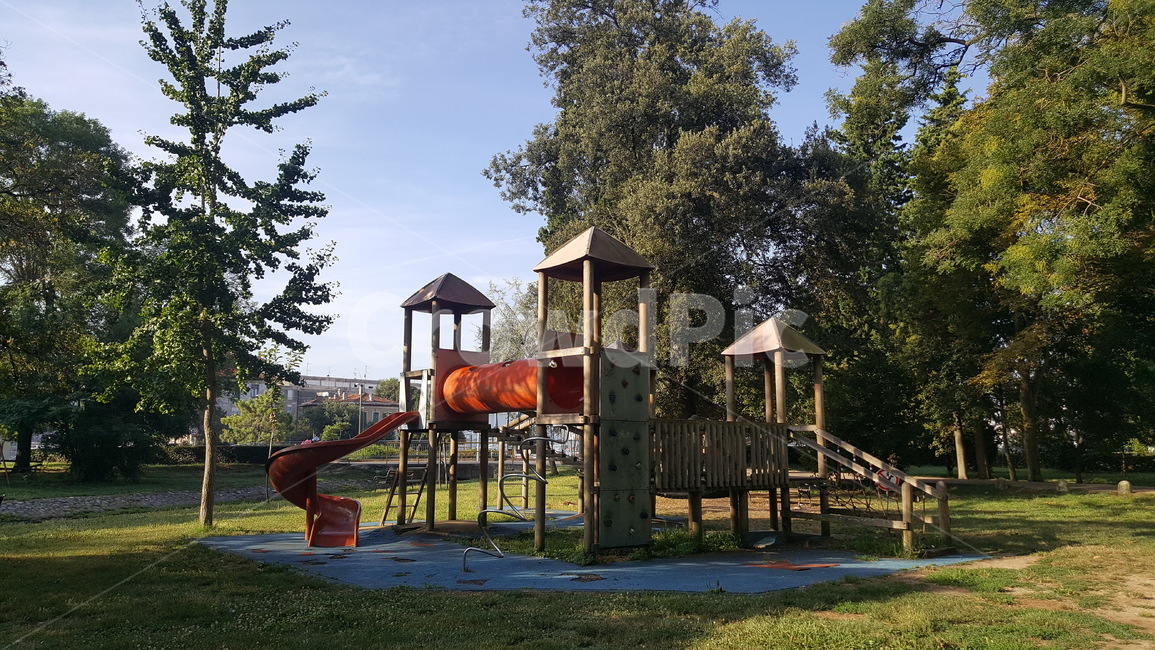 공원,놀이터,미끄럼틀,나무,아이들,휴식,여름,햇살,park,playground,slide,trees,children,relaxation,summer,sunlight