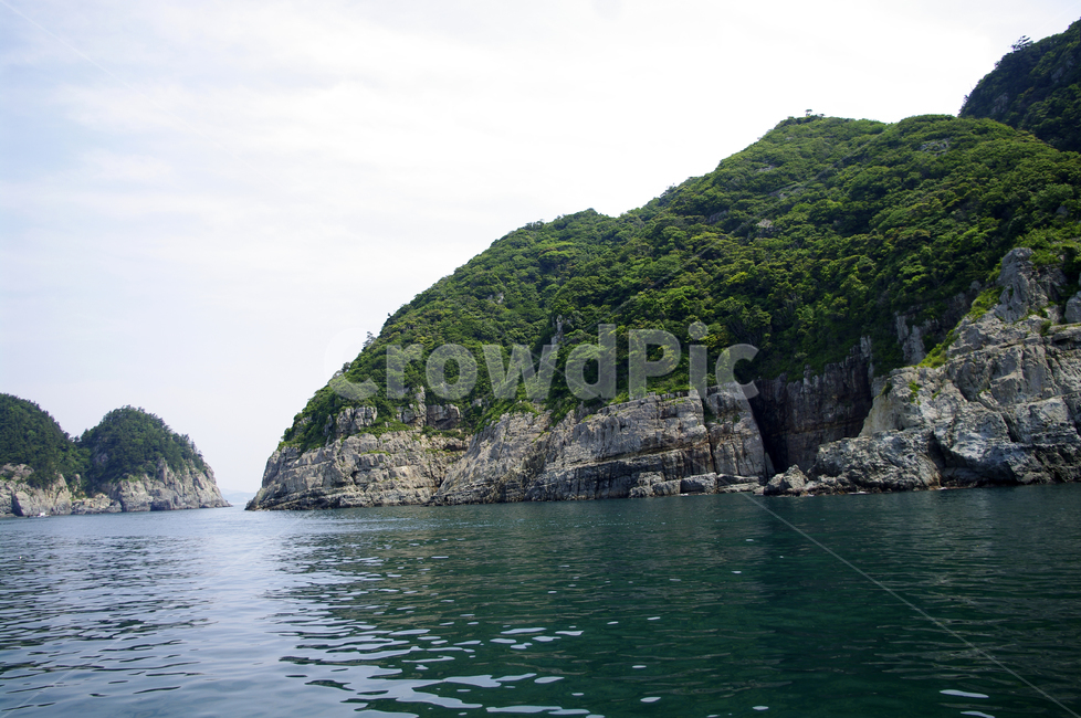 암석,바위,하늘,구름,섬,바다,자연,풍경,nature,landscape,outdoors,옥외,land,땅,shoreline,해안선,water,물,ocean,대양,sea,coast,연안