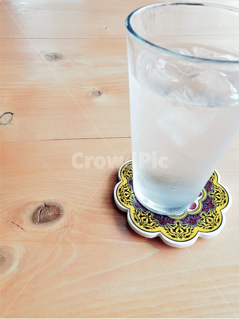 물컵,감성,감성사진,휴식,힐링,식기,cup,cafe,water,빈티지,얼음물,시원,청량,여름,cool,물,잔,컵,배경,음료,음료수,drink,무더위,시원함,유리잔,glass,beverage,sensible,feeling