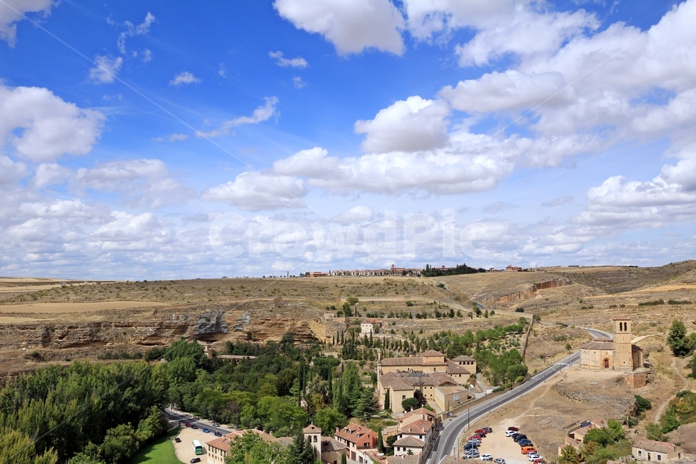 스페인,세고비아,알카사르,외국풍경,유럽,마을,spain,segovia,europe,landscape,landmark,랜드마크,해외,세계,유적지,건물,대지,구름,푸른하늘,광활,시골길,뭉게구름,snap,시골,마을,풍경,landscape,country,rural,town,해외,외국,세계,foreign,oversea,world