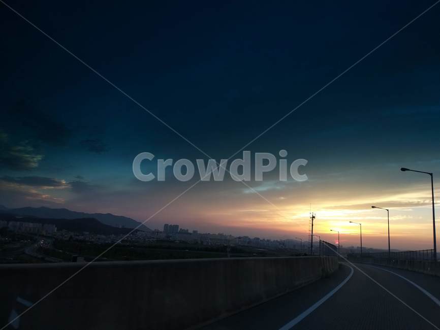 road,nature,도로,자연,outdoors,옥외,freeway,고속도로,highway,고속도로,하늘,저녁