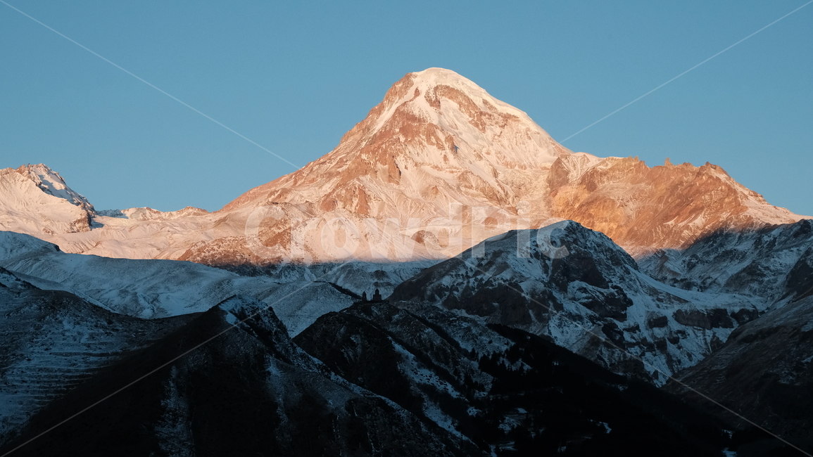 mountainrange,mountain,산,산맥,설산,자연,nature,sunrise,노을,일출,카즈베기,카즈벡산,조지아,snow,snowmountain,peak,산정상,산꼭대기,겨울,계절,winter,season,자연,풍경,nature,landscape