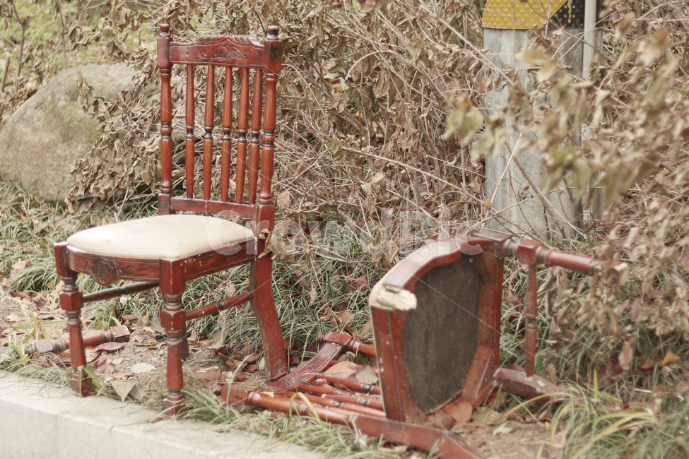 chair,의자,furniture,가구,낡은,쓰레기,빈티지사진,빈티지느낌,빈티지감성,vintage