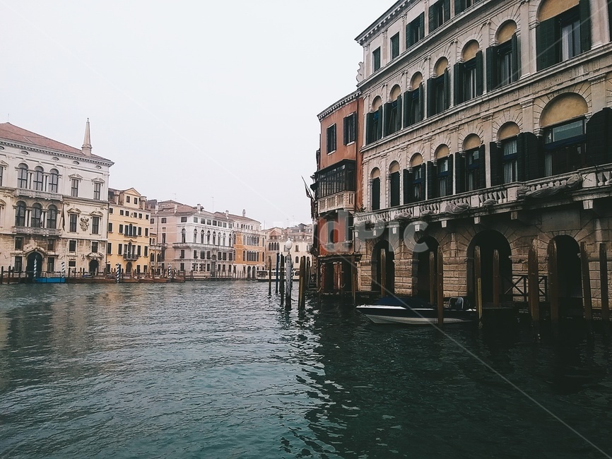 베니스,venis,물,water,수상건물,배,italia,italy,이탈리아,이태리,건물,building,유럽,도시,풍경,city,landscape