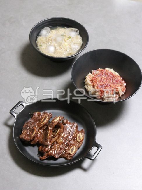 Mulnaengmyeon,beef ribs,restaurant,Bulgogi,Bibim Naengmyeon,Korean,rib,food,Cold noodles,Seasoned ribs,Bibim Noodles,Pork barbecue,cooking