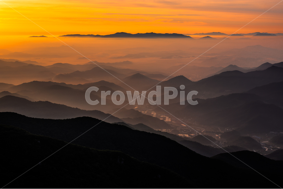 자연,풍경,식물,여명,하늘,산,운해,자연,풍경,nature,landscape,한국자연풍경,한국자연경관,korea nature landscape,outdoors,옥외,mountain range,산맥,mountain,dawn,새벽,sunset,일몰,sky,red sky,붉은 하늘,dusk,황혼
