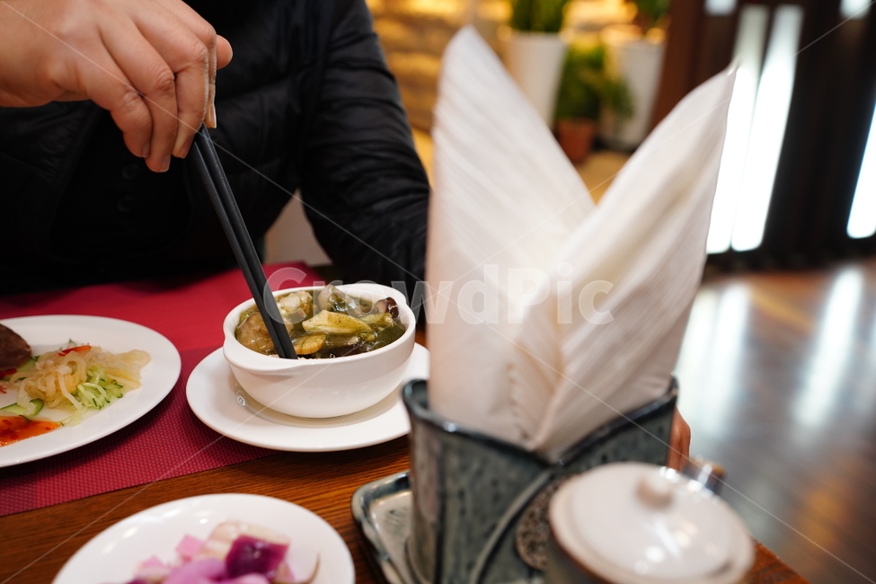 중식,음식,푸드,누룽지탕,해물,씨푸드,seefood,식사,그릇,먹방,해산물,중화요리,먹거리,요리,사람,인물,인간,human,person,신체일부,몸,body,음식,식재료,요리,food,cook,meal,dishes,food reserves,중식,중국음식,중화요리,chinese food,chinese dishes,chinese meal,chinese cook