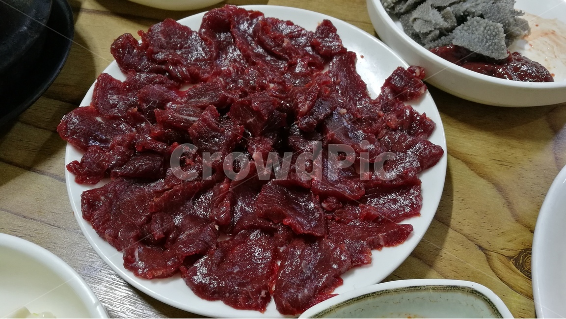생고기,육회,말고기,맛집,식당,외식,생요리,육질,신선한,윤기,음식,식재료,요리,food,cook,meal,dishes,food reserves,육류,고기,meat