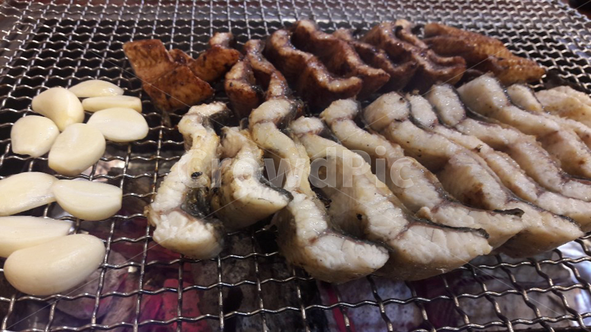 장어구이,장어,장어소금구이,마늘,석쇠,숯불,음식,식재료,요리,food,cook,meal,dishes,food reserves