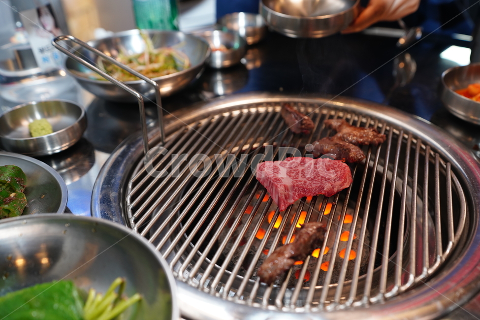 고기,한우,육류,육식,식사,먹방,술자리,안주,안주거리,구이,한식,소고기,먹거리,푸드,food,음식,음식,식재료,요리,food,cook,meal,dishes,food reserves,육류,고기,meat